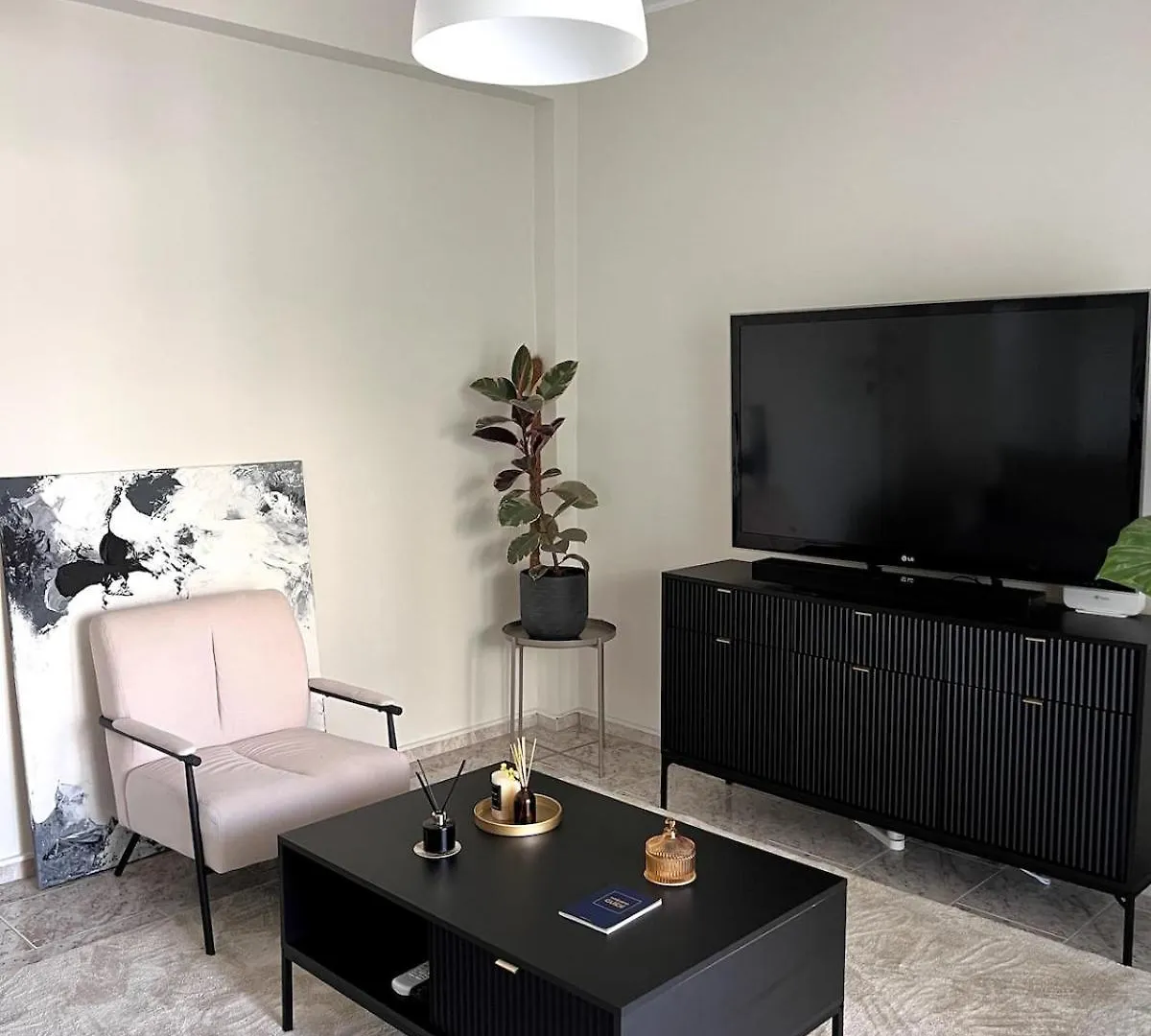 Casi-Homes لارنكا